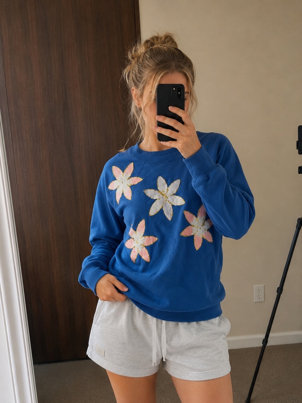 Blue Floral Patch Crewneck Sweatshirt